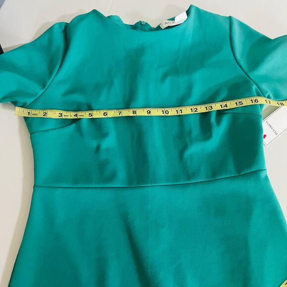 Aura Green Short Sleeve Flare Hem Dress Size M Medium - Picture 4 of 6